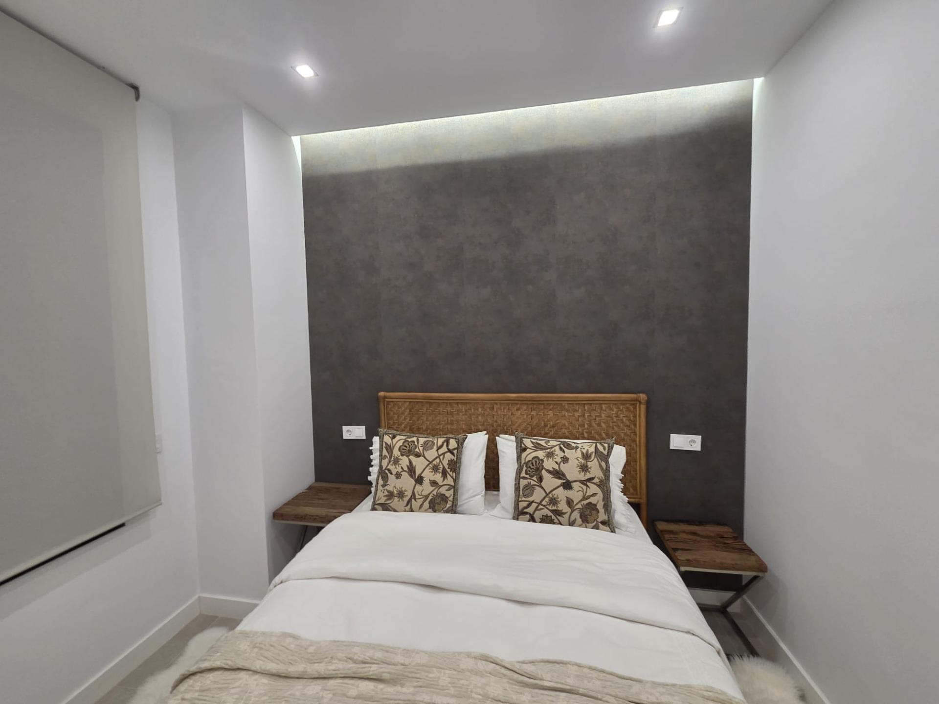2 Bedroom Apartment in Fuengirola - Photo 8