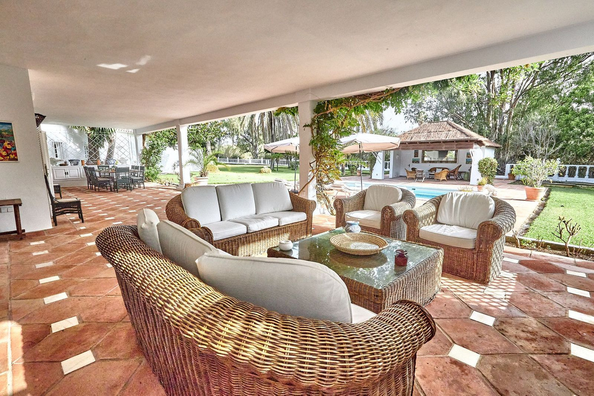 7 Bedroom Villa in San Pedro de Alcántara - Photo 19