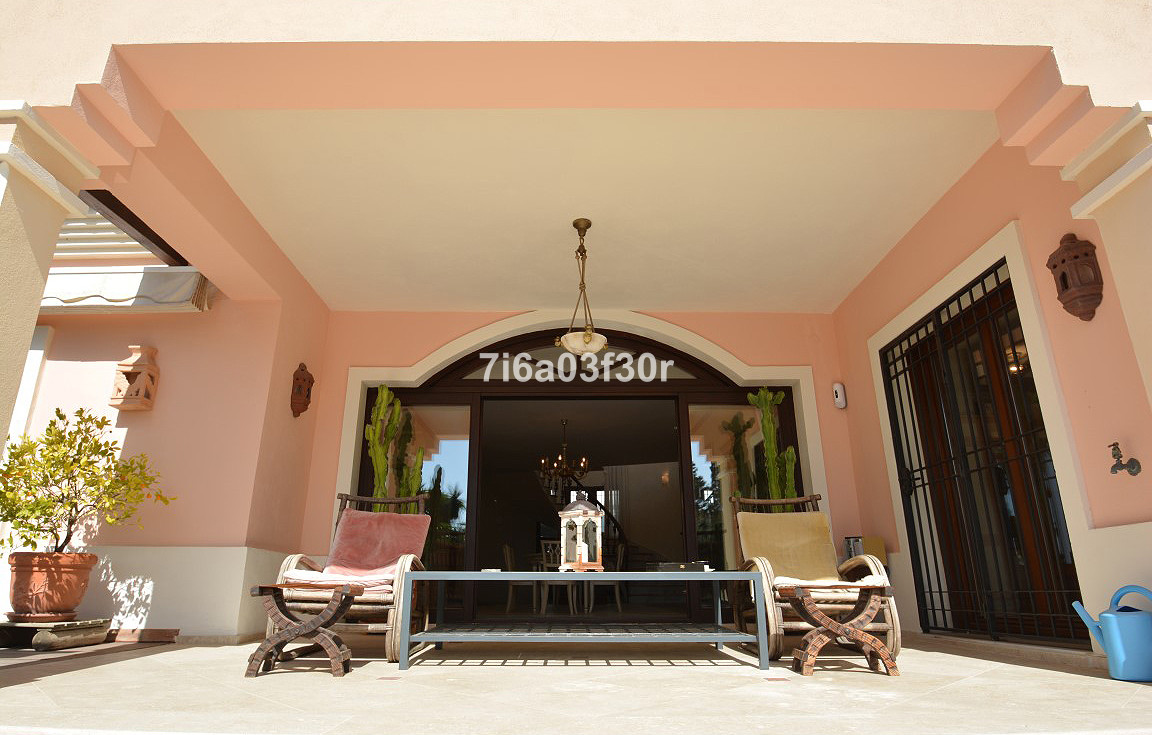 5 Bedroom Villa in Marbella - Photo 16