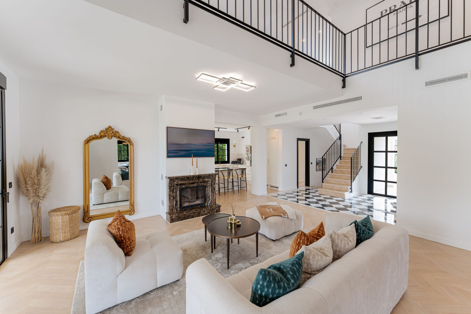 6 Bedroom Villa in Estepona - Photo 5