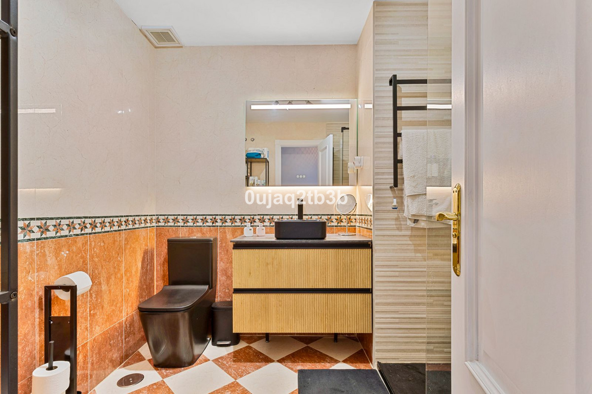 2 Bedroom Apartment in Marbella - Photo 14