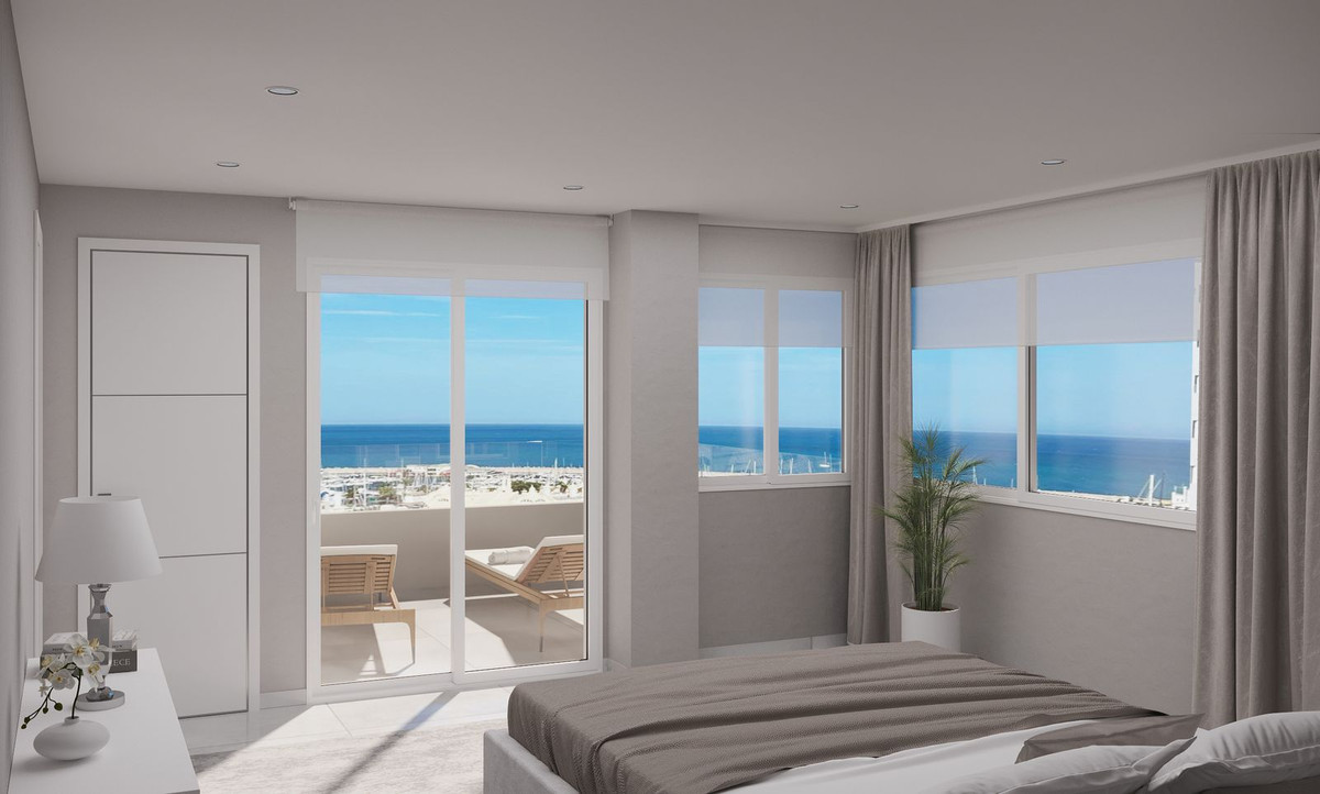3 Bedroom Penthouse in Benalmádena - Photo 9
