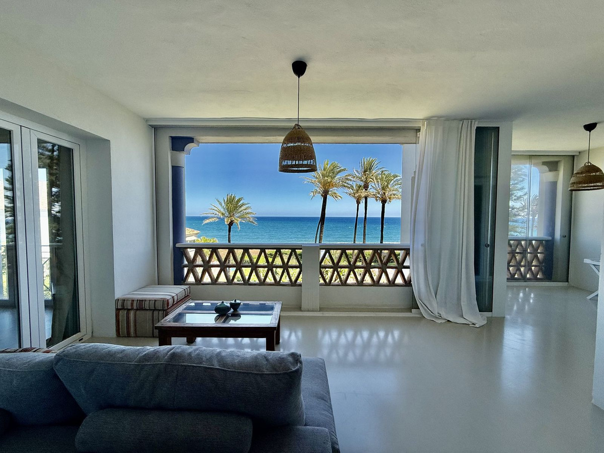 3 Bedroom Penthouse in Casares - Photo 2