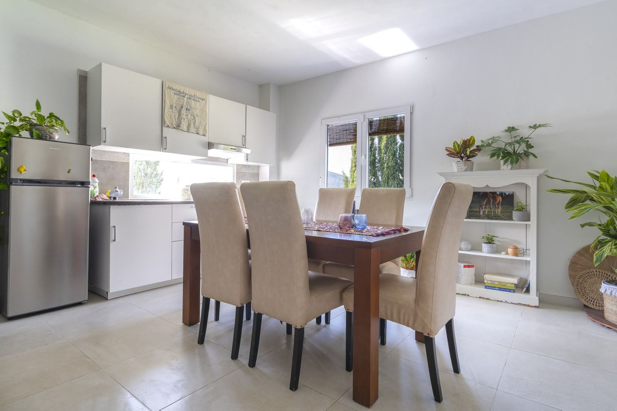 3 Bedroom Villa in Coín - Photo 7