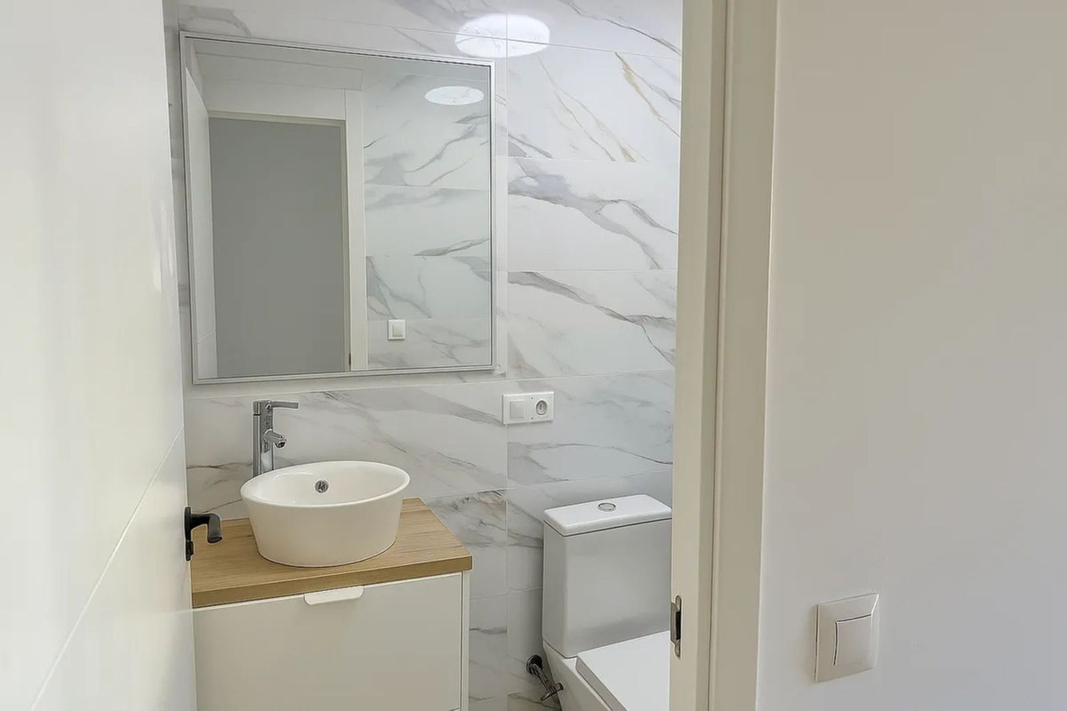 3 Bedroom Apartment in Benalmádena - Photo 7