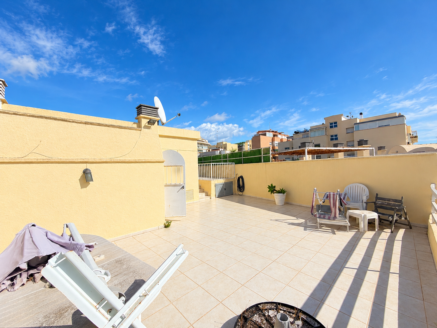 Piso de 4 dormitorios con piscina en Málaga – Foto 25