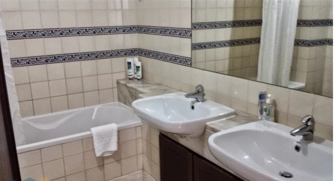 Piso de 2 dormitorios con piscina – Foto 9