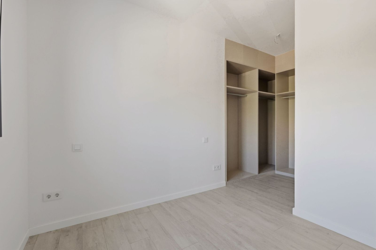 3 Bedroom Apartment in Estepona - Photo 30