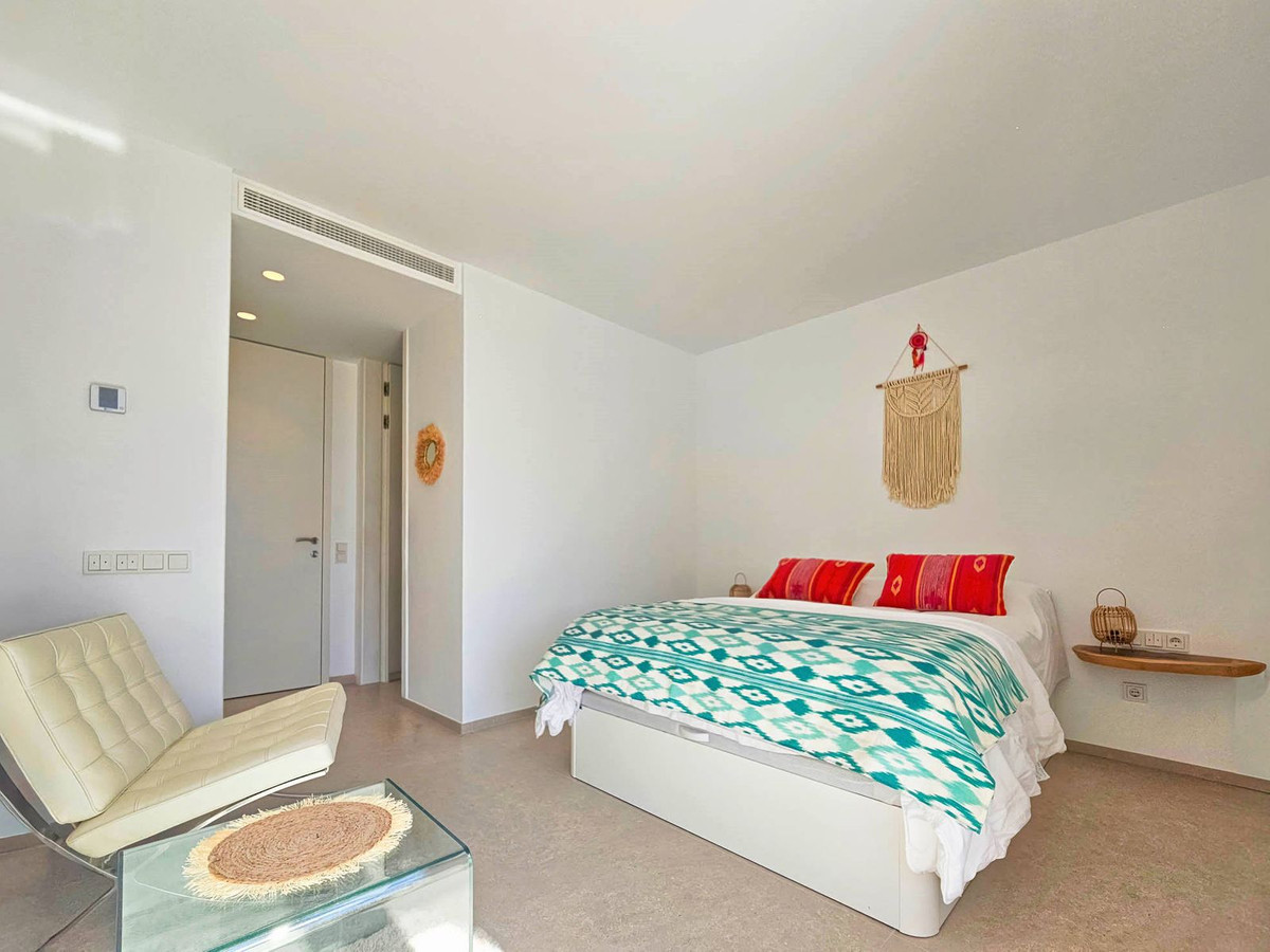 3 Bedroom Apartment in Benahavís - Photo 25