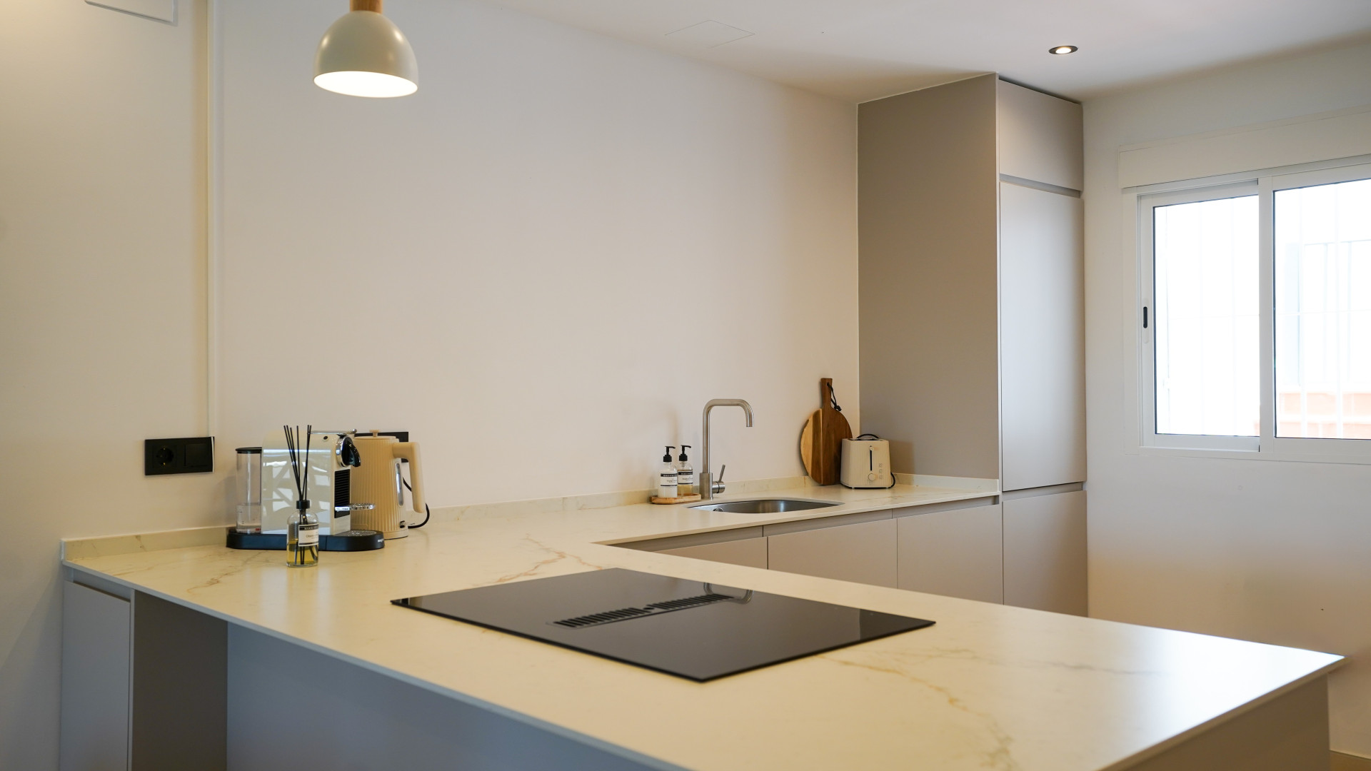2 Bedroom Apartment in Marbella - Photo 28