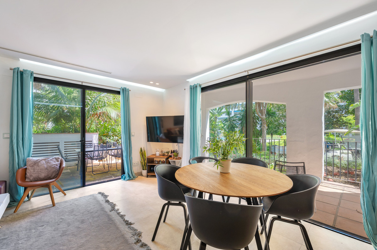 3 Bedroom Apartment in Marbella - Photo 4