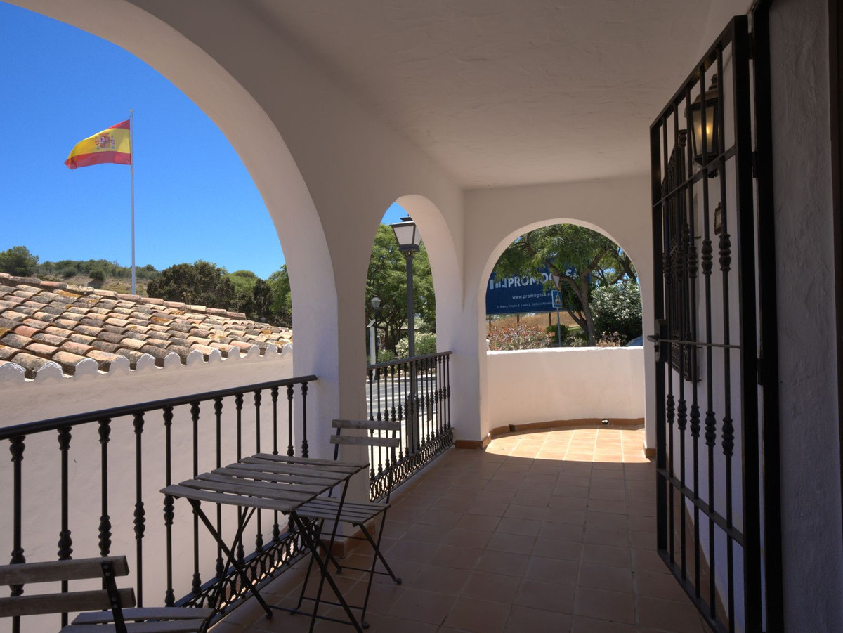 5 Bedroom Villa in Fuengirola - Photo 17