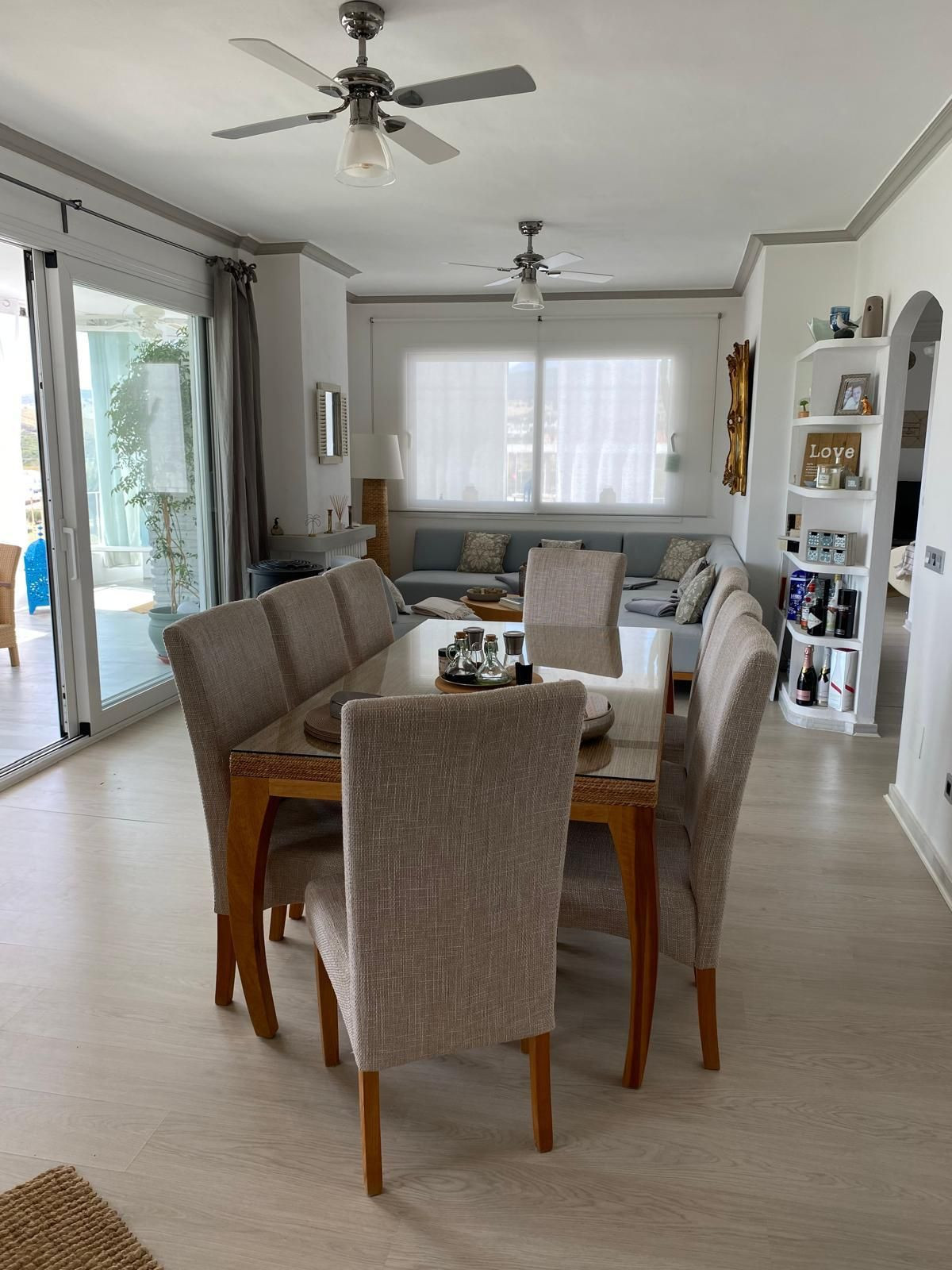 2 Bedroom Penthouse in Estepona - Photo 6