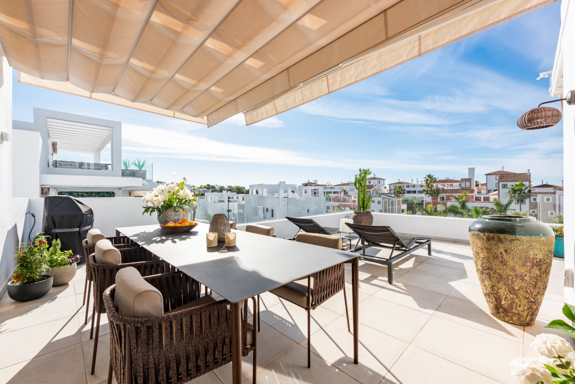3 Bedroom Penthouse in Estepona - Photo 4