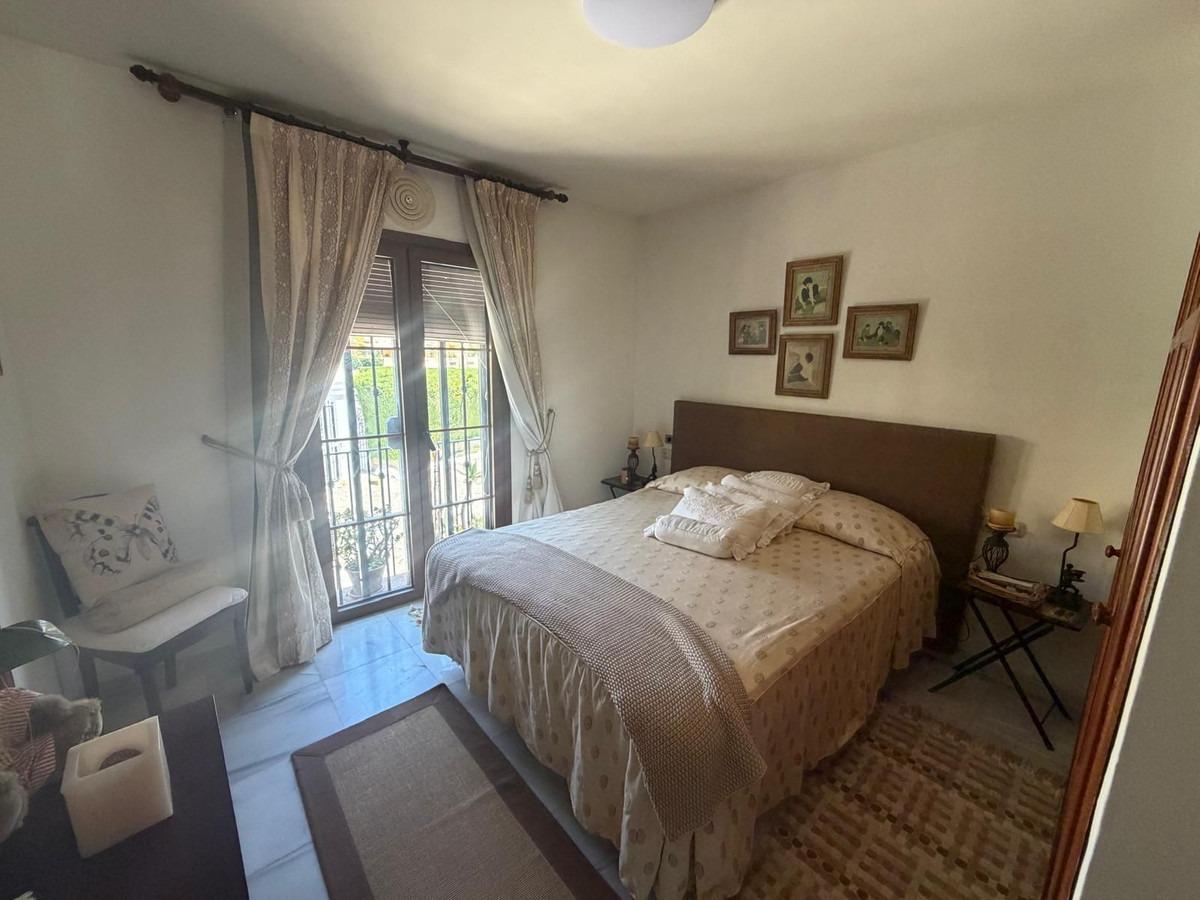 3 Bedroom Townhouse in Marbella - Photo 11