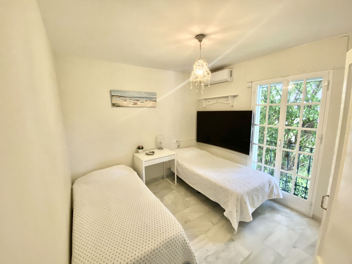 3 Bedroom Villa in Estepona - Photo 7