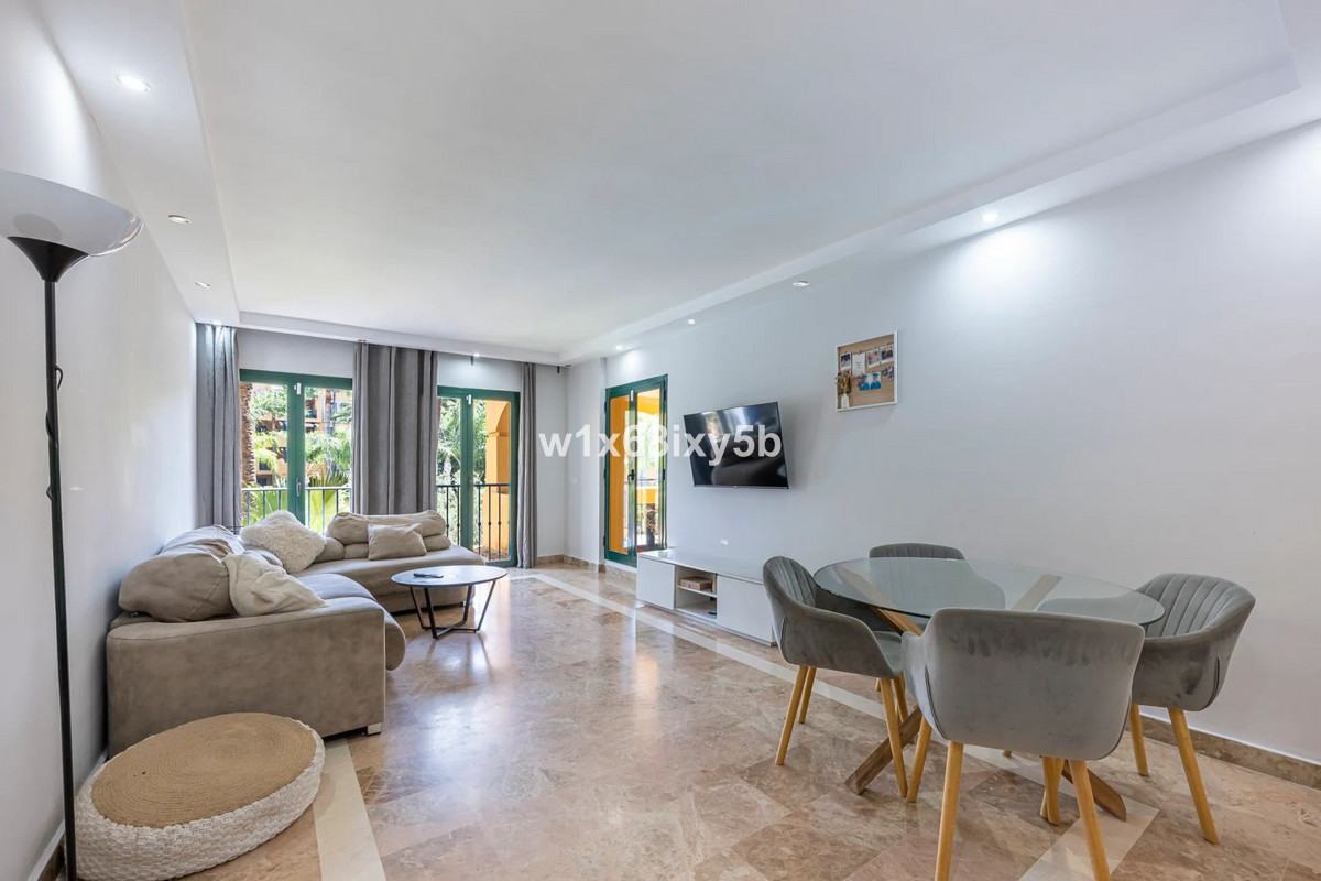 2 Bedroom Apartment in San Pedro de Alcántara - Photo 3