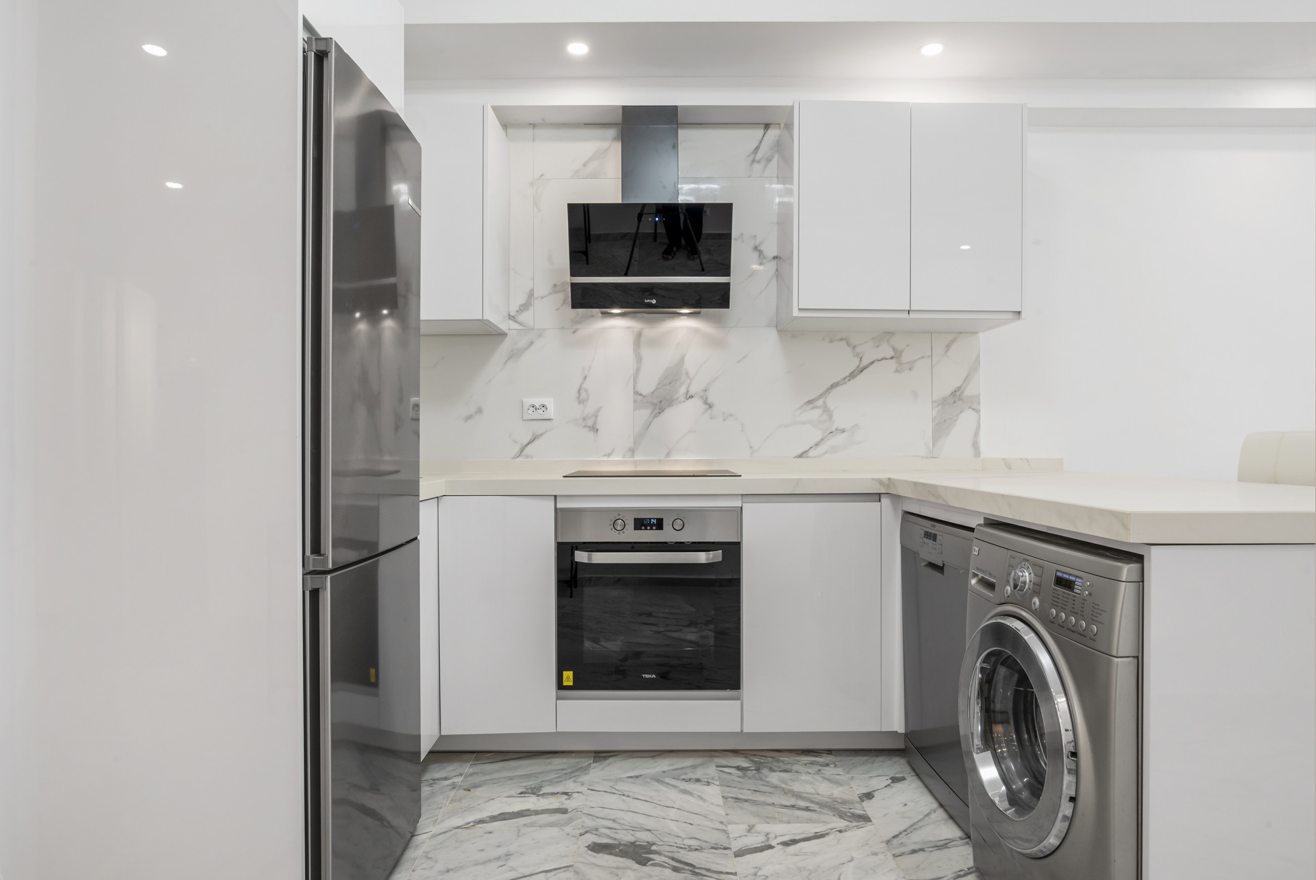 3 Bedroom Apartment in Marbella - Photo 3