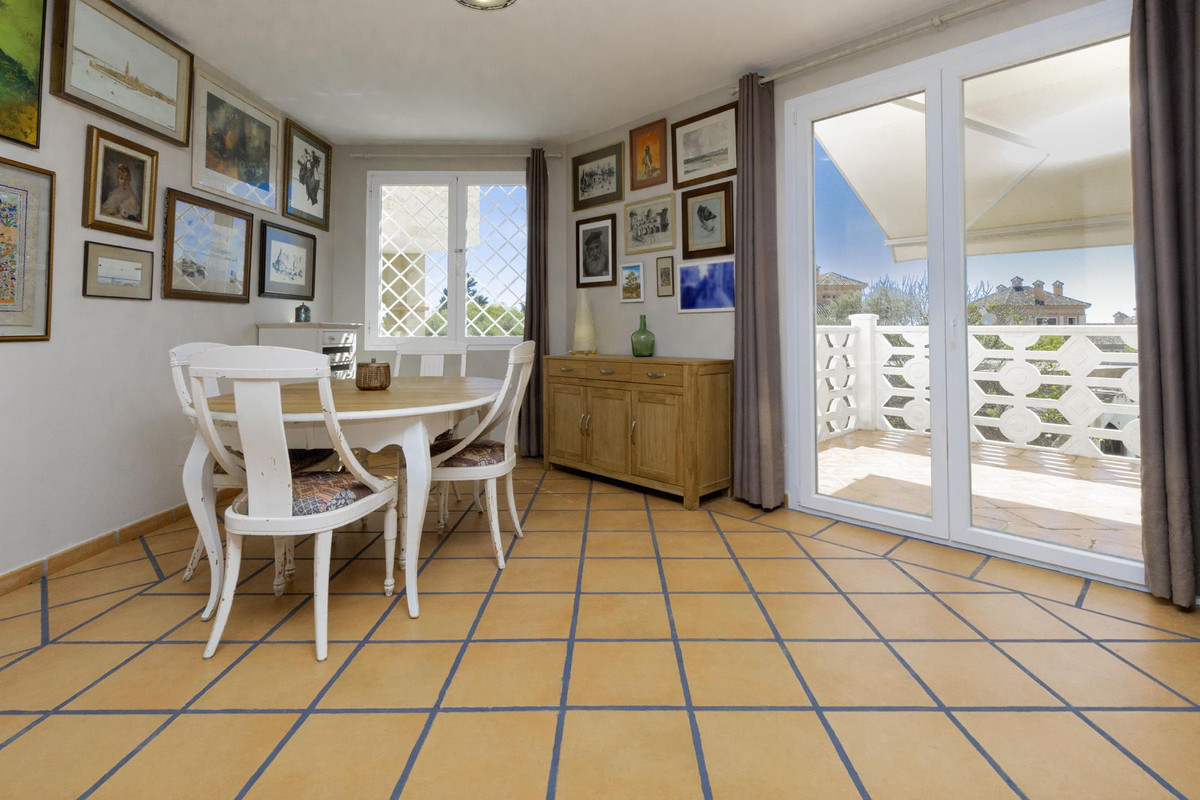 3 Bedroom Townhouse in Marbella - Photo 9