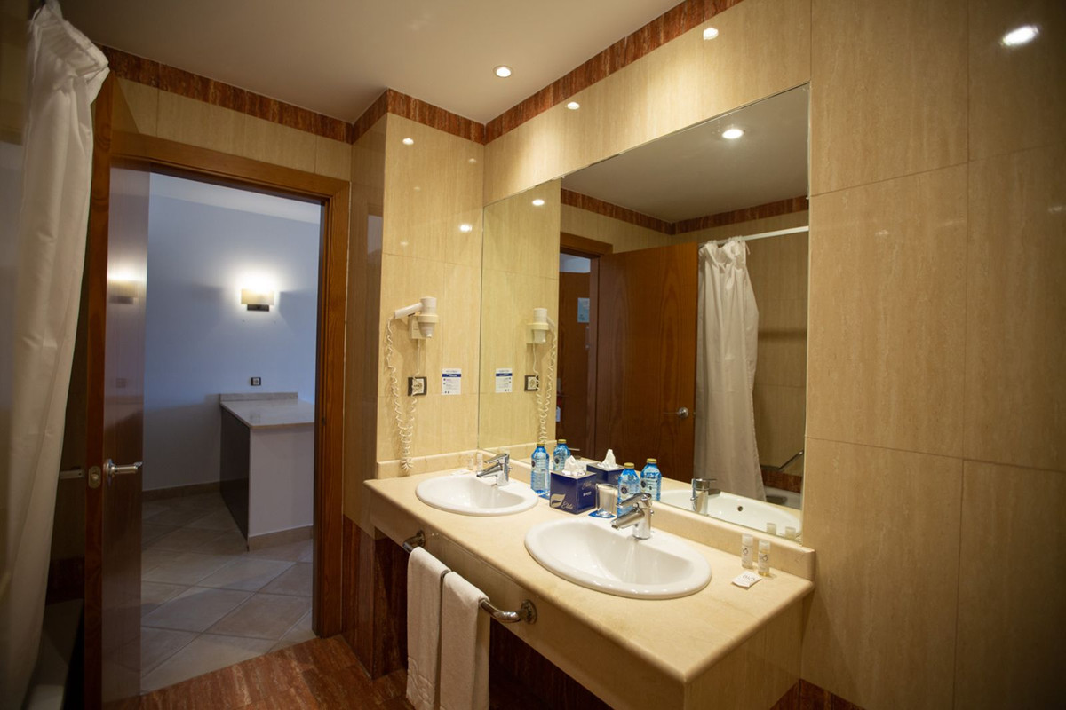 1 Bedroom Apartment in Estepona - Foto 42