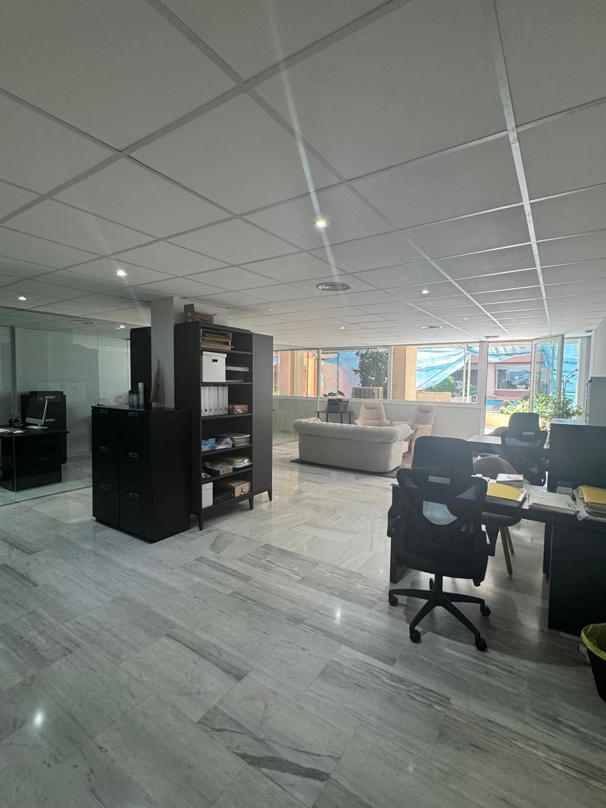 Commercial premises with pool in Malaga, Spain – Photo 7