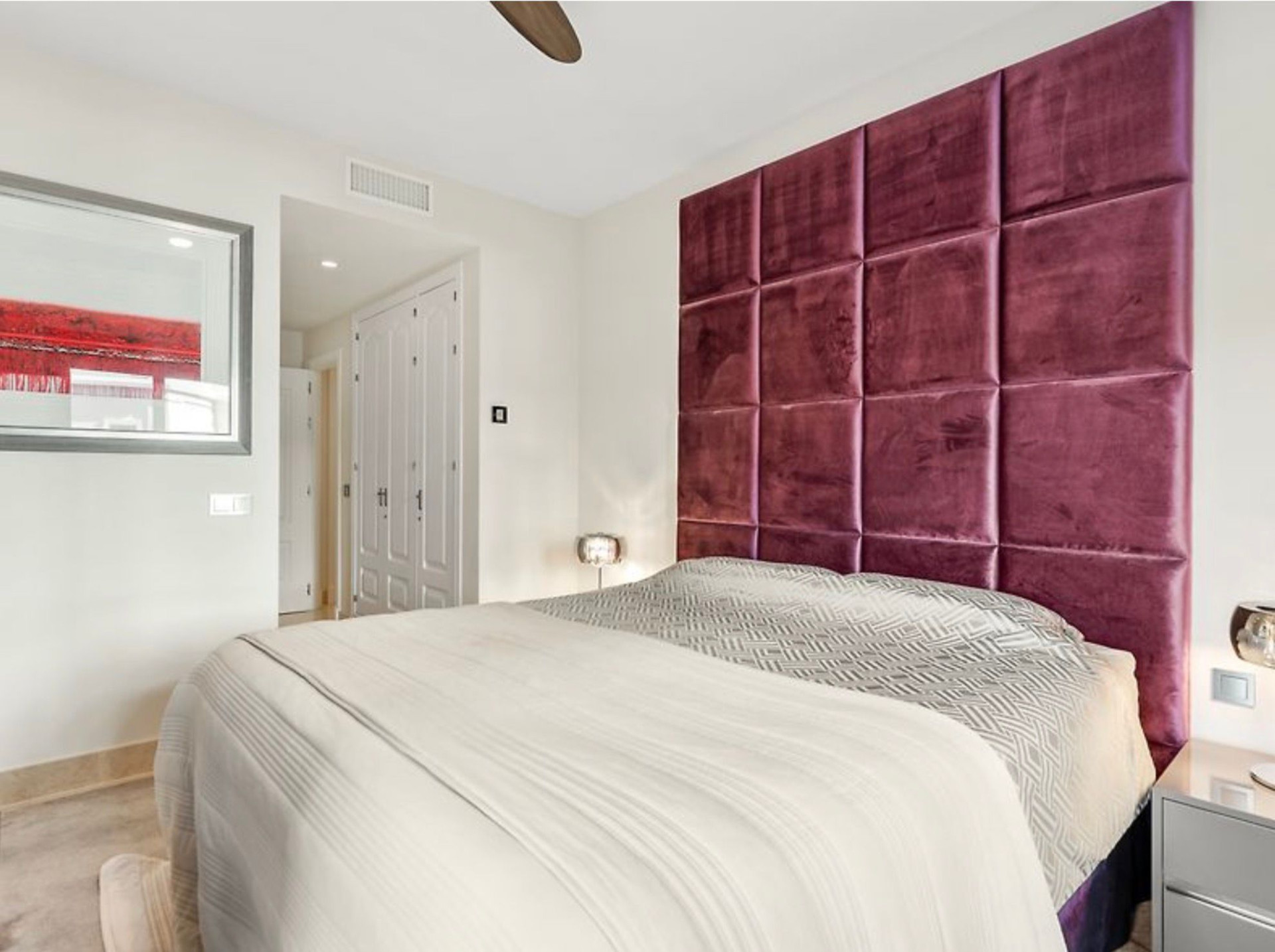 2 Bedroom Apartment in Benahavís - Photo 3