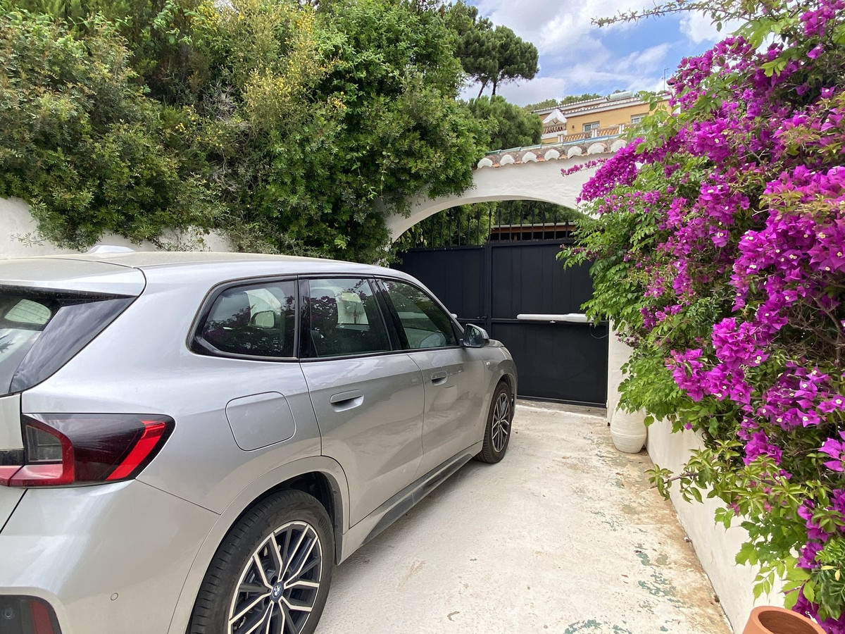 4 Bedroom Villa in Estepona - Photo 41