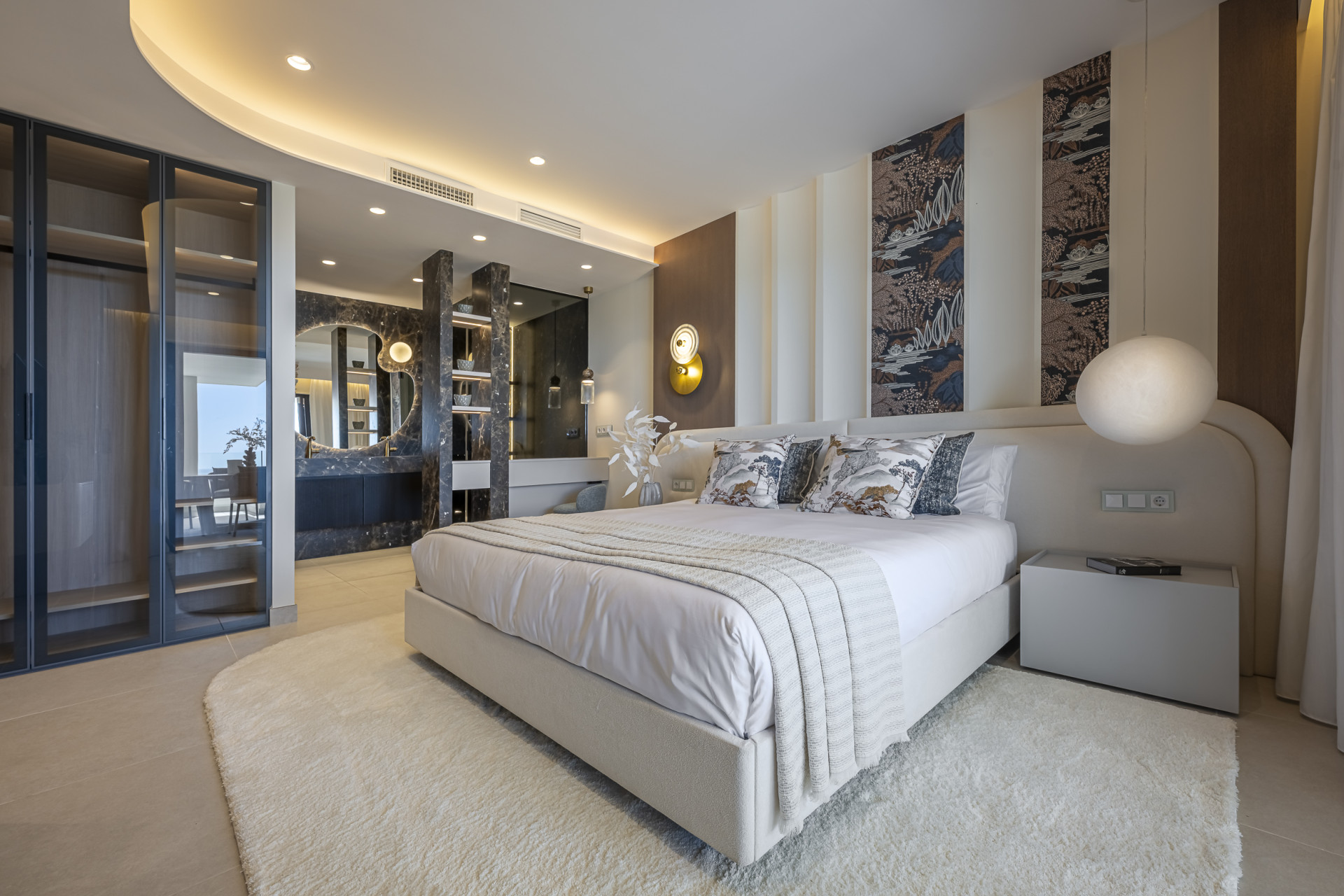 2 Bedroom Apartment in Estepona - Photo 11