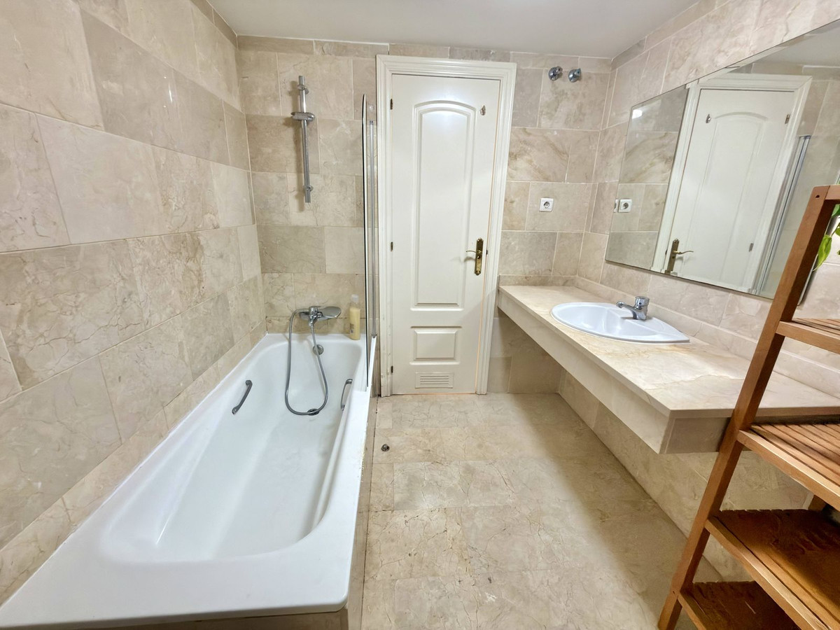 3 Bedroom Penthouse in Mijas - Photo 23