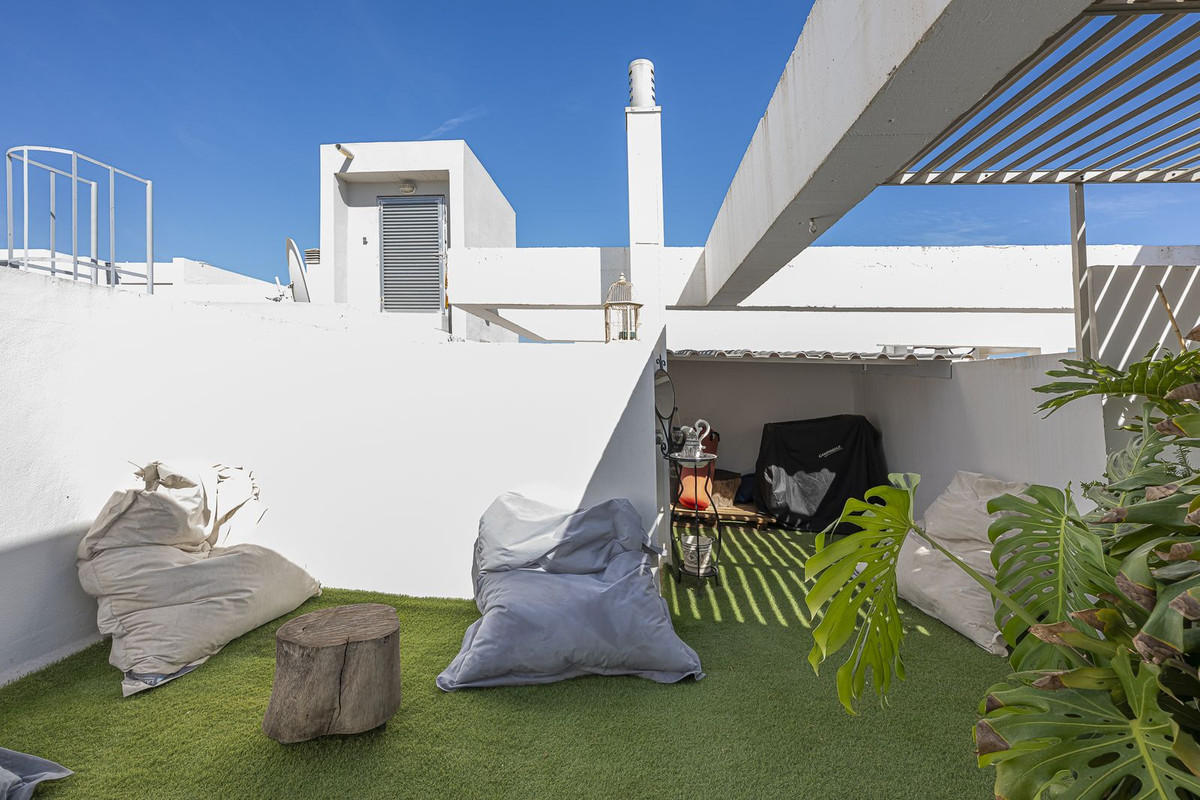 5 Bedroom Penthouse in Mijas - Photo 2
