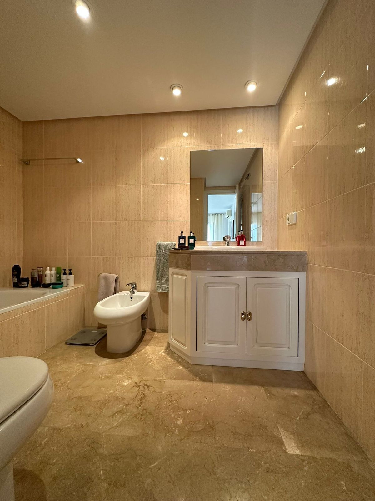 3 Bedroom Apartment in Marbella - Photo 30
