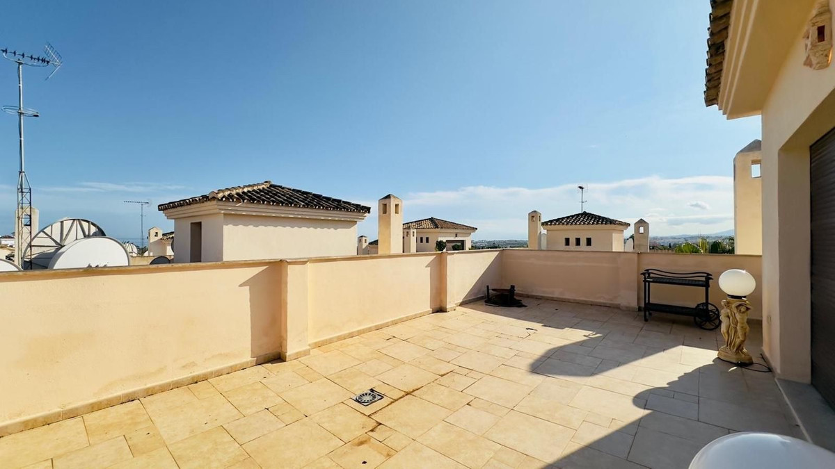 3 Bedroom Apartment in Marbella - Photo 21