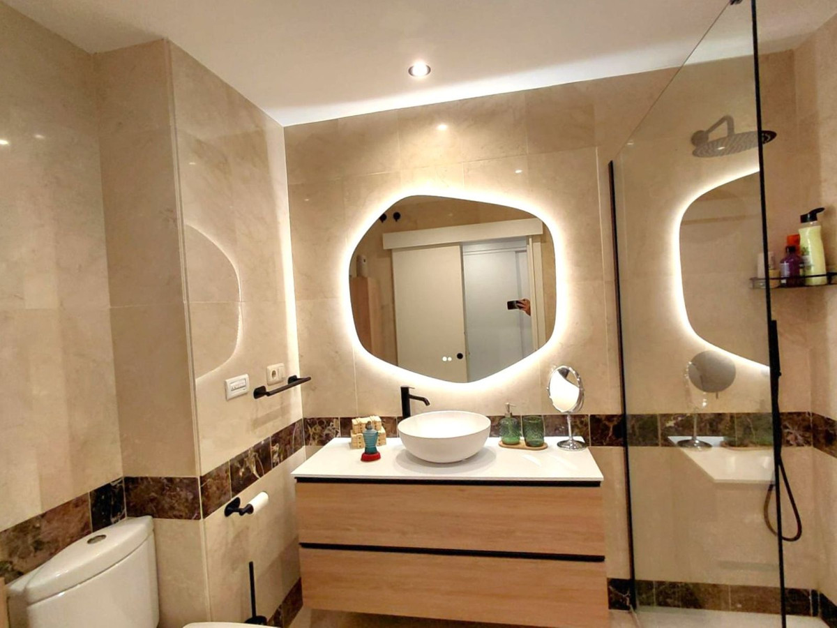 2 Bedroom Apartment in Marbella - Photo 18