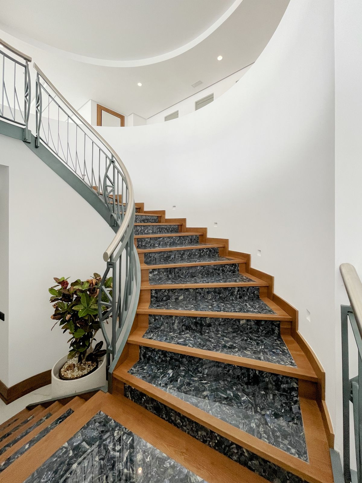 6 Bedroom Villa in San Roque - Photo 59