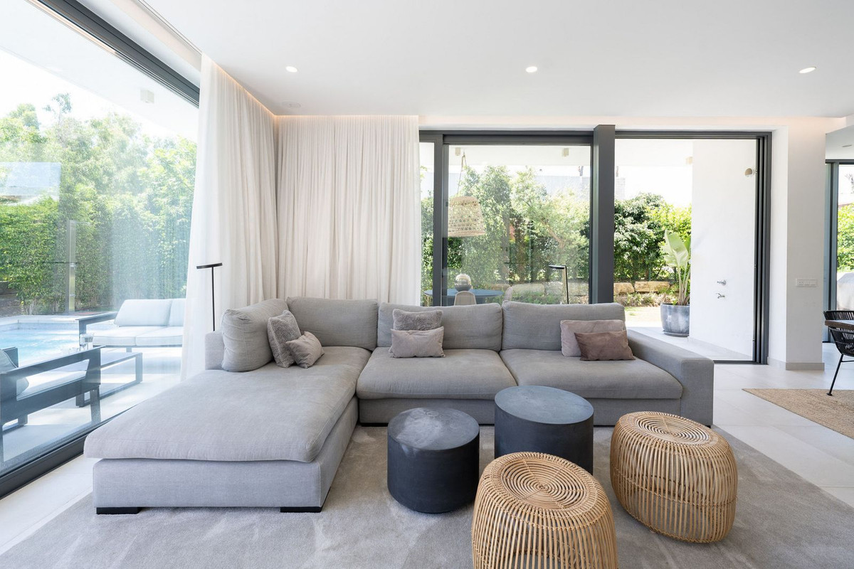 4 Bedroom Villa in Estepona - Foto 8