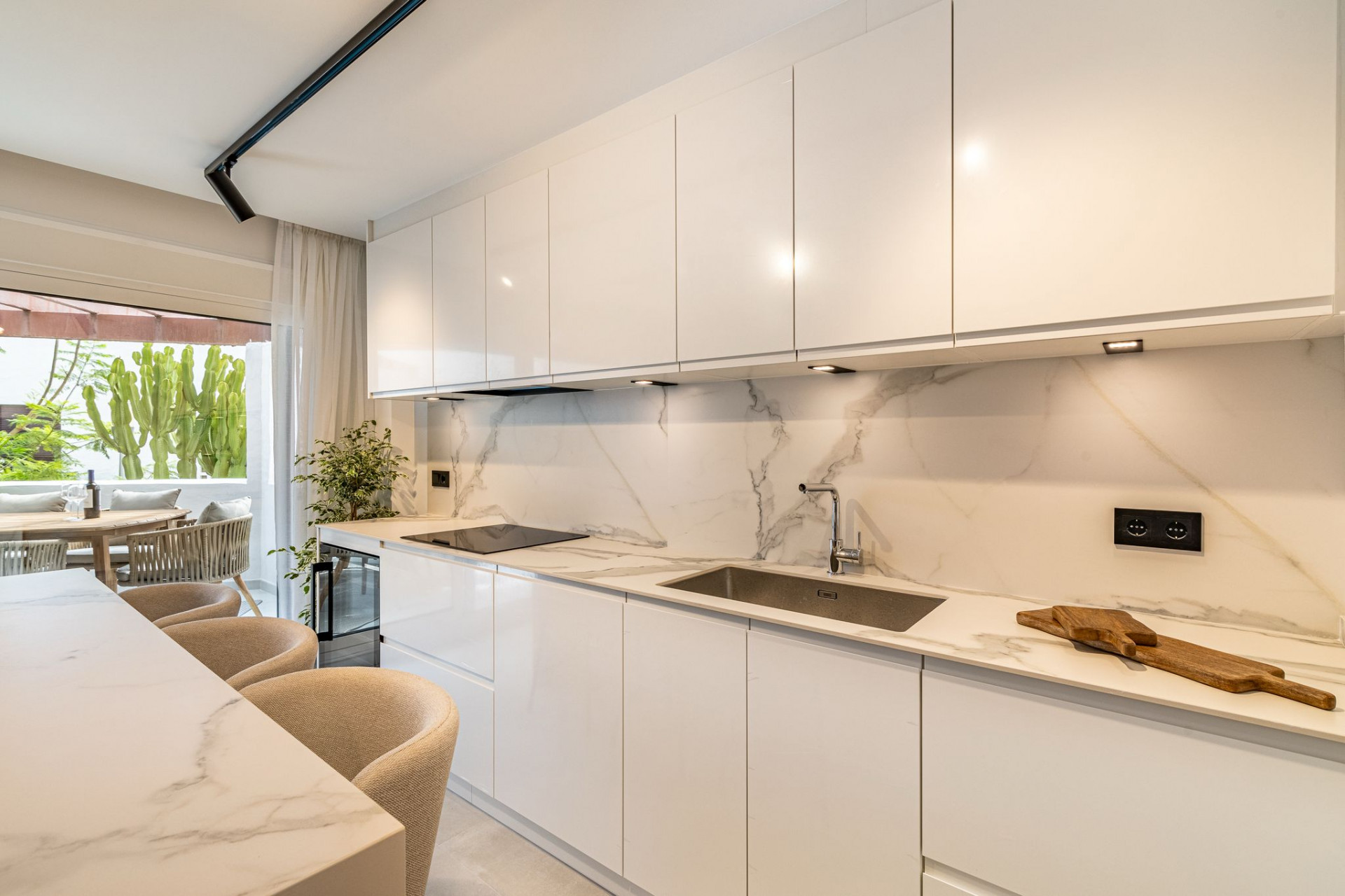 3 Bedroom Apartment in Marbella - Photo 12