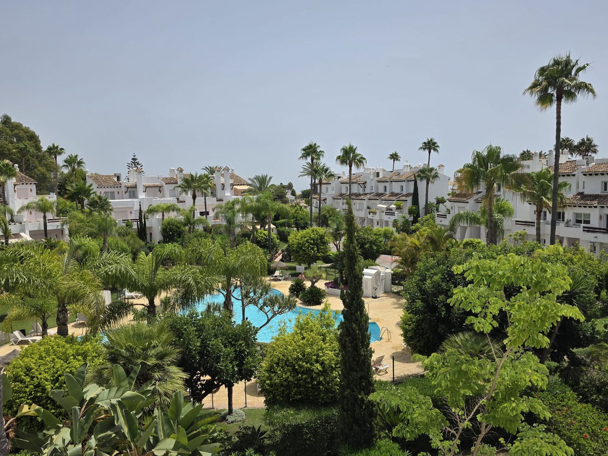 3 Bedroom Townhouse in Estepona - Photo 27
