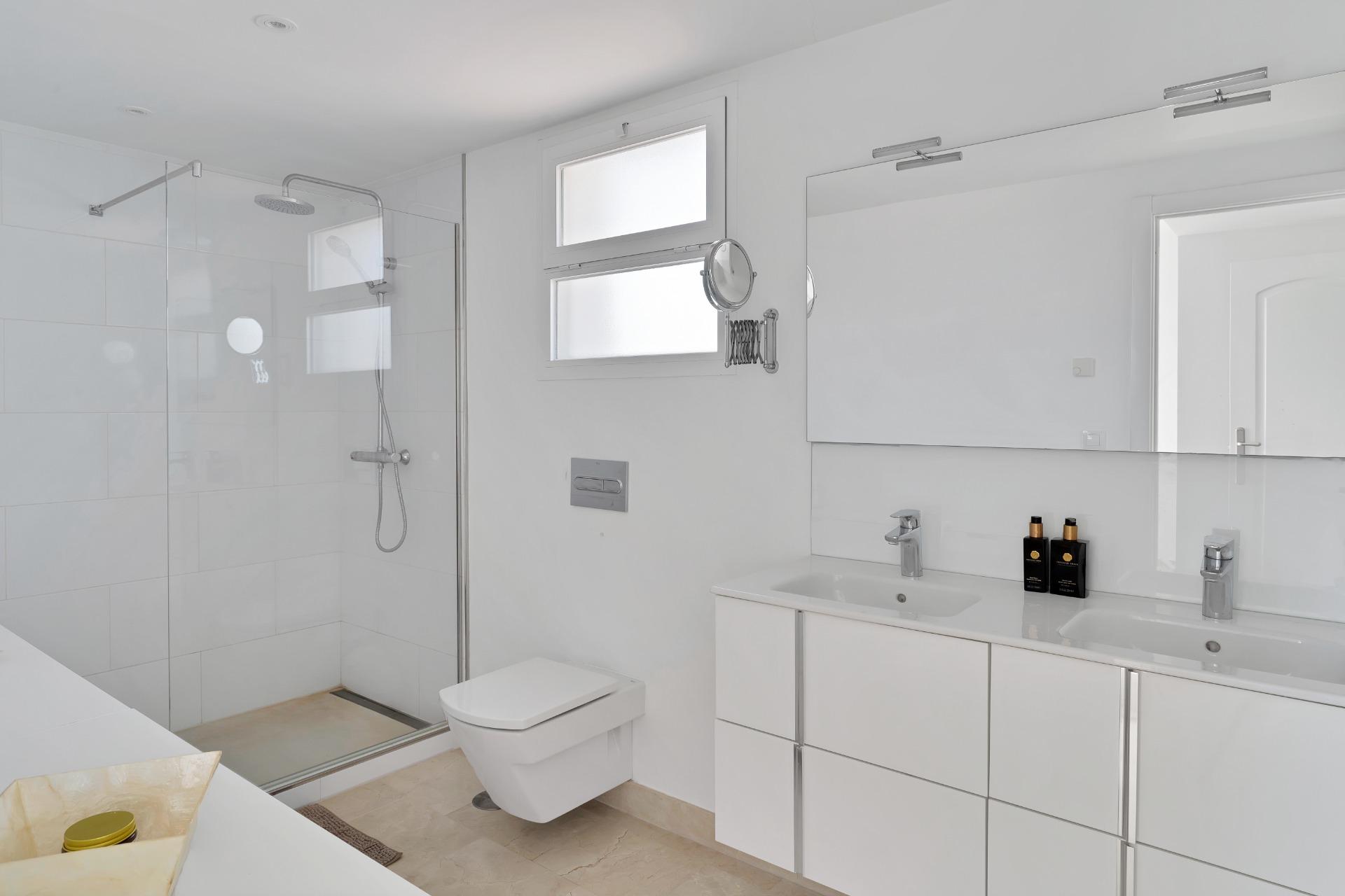 2 Bedroom Penthouse in Mijas - Photo 23