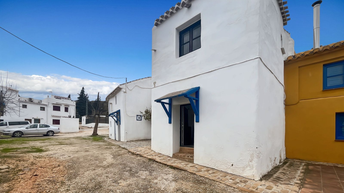 3 Bedroom Townhouse in Villanueva del Rosario - Photo 4