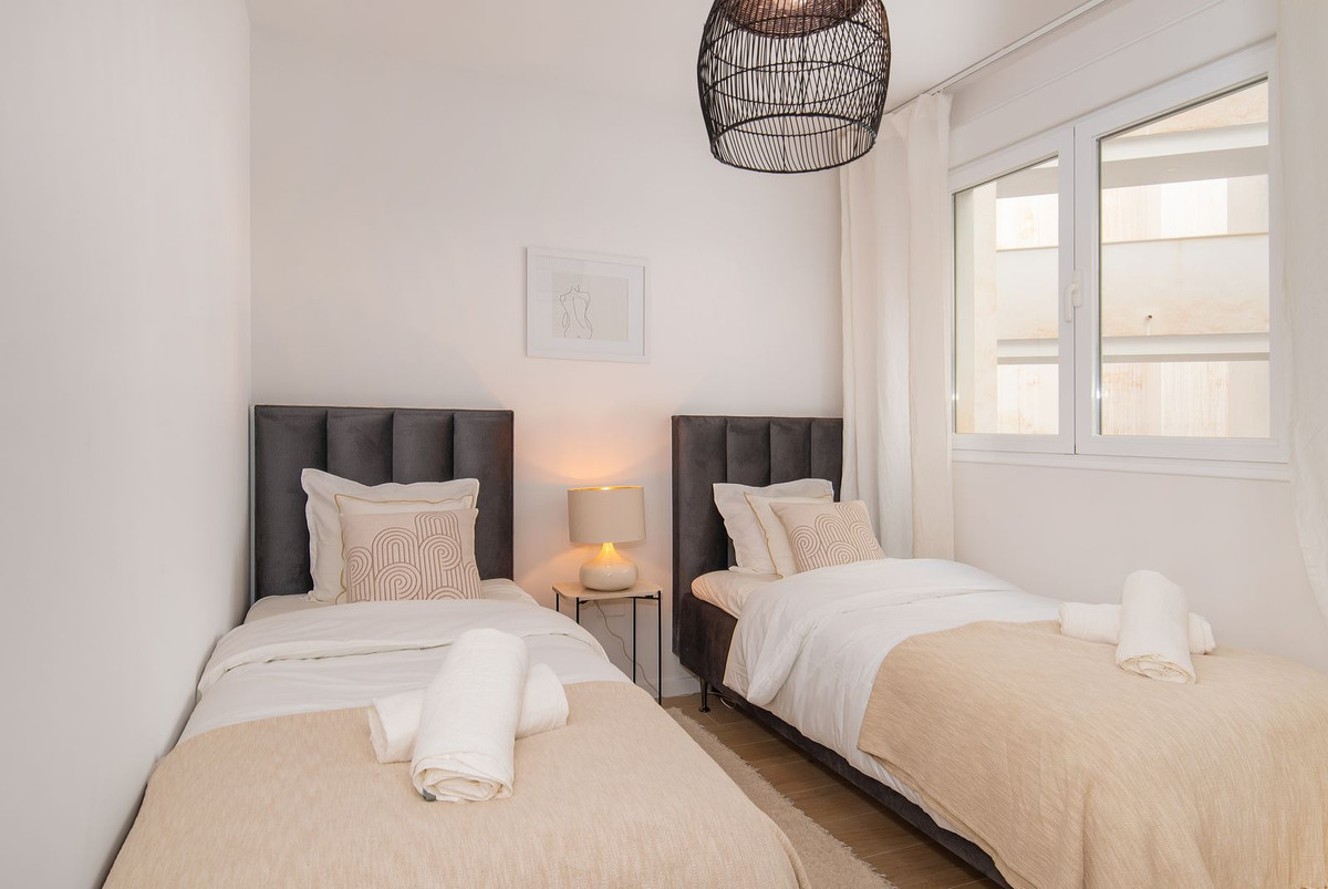 2 Bedroom Apartment in Marbella - Photo 10
