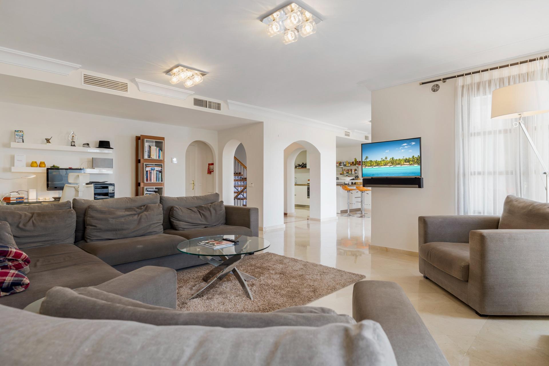 5 Bedroom Villa in Benahavís - Фото 4