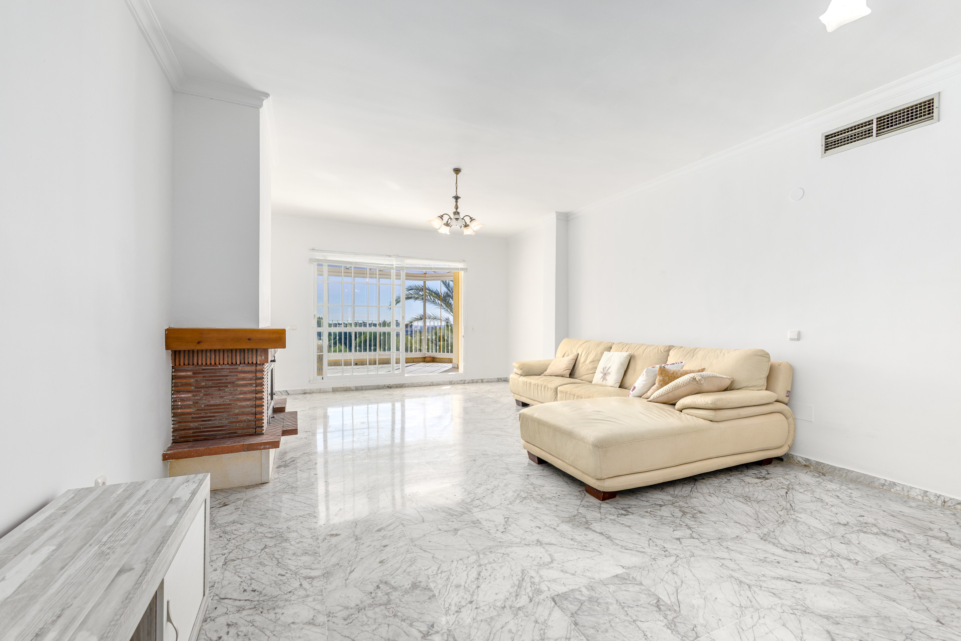 2 Bedroom Apartment in Alhaurín el Grande - Photo 24