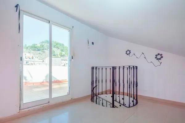 Chalet de 4 dormitorios en Valencia – Foto 16