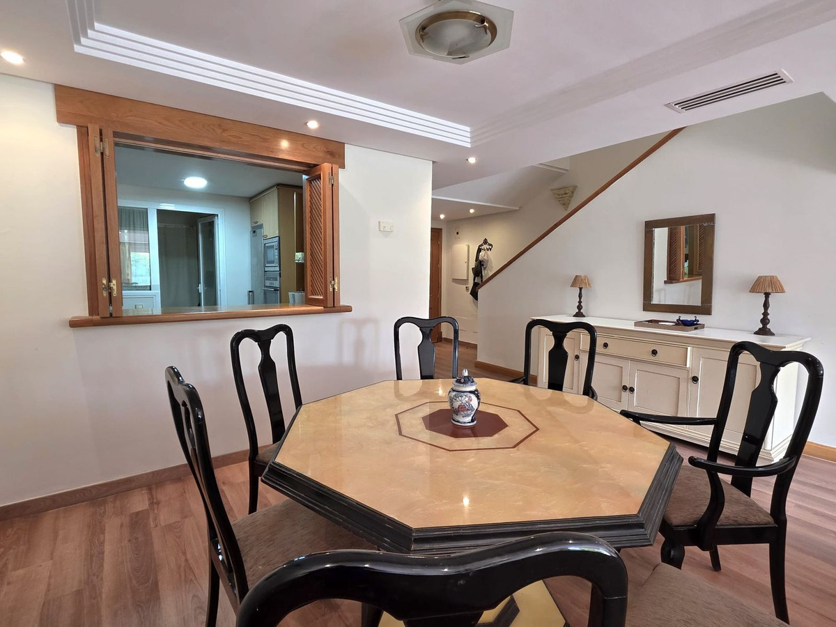3 Bedroom Townhouse in Estepona - Photo 12