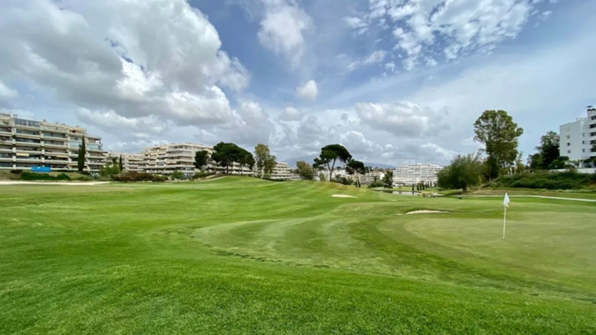3 Bedroom Apartment in San Pedro de Alcántara - Photo 3