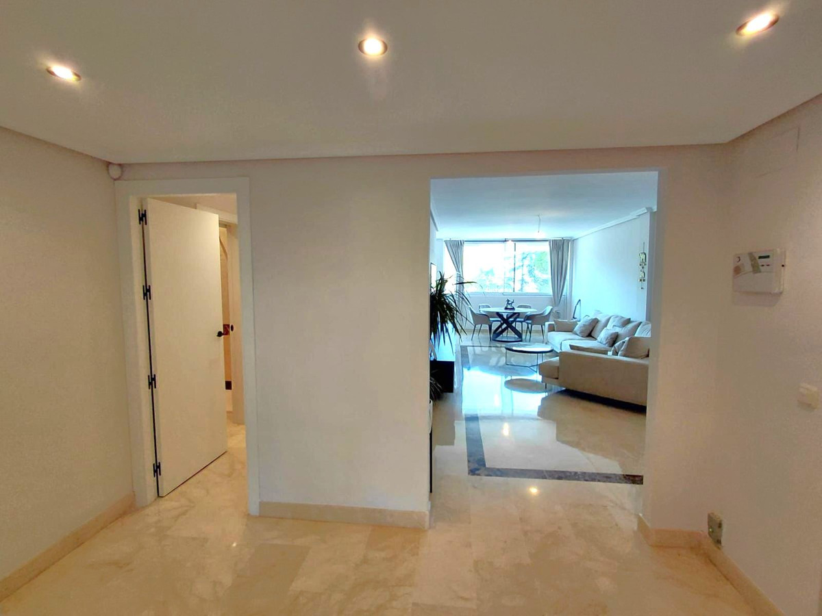 2 Bedroom Apartment in Marbella - Photo 12