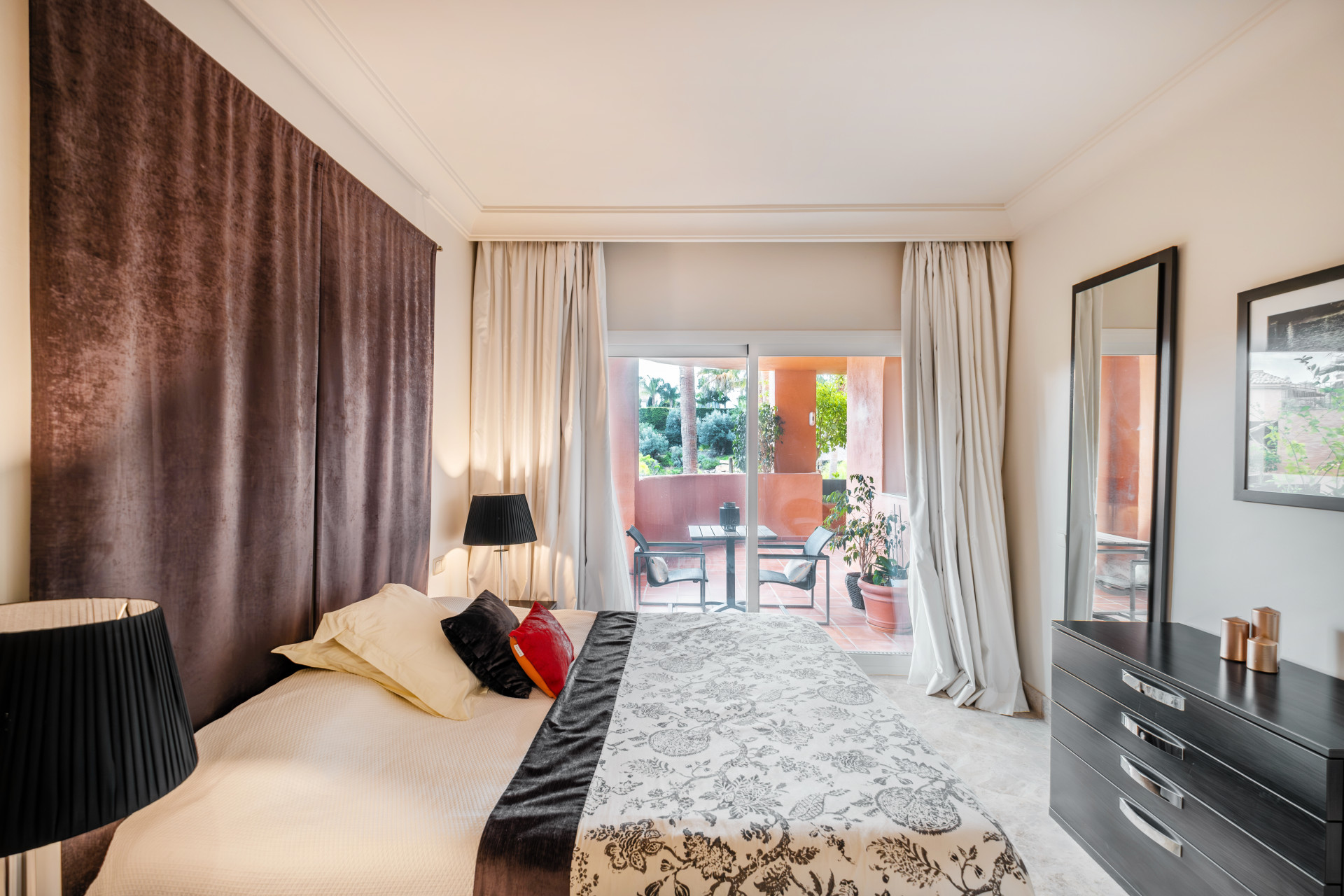 3 Bedroom Apartment in Marbella - Photo 5