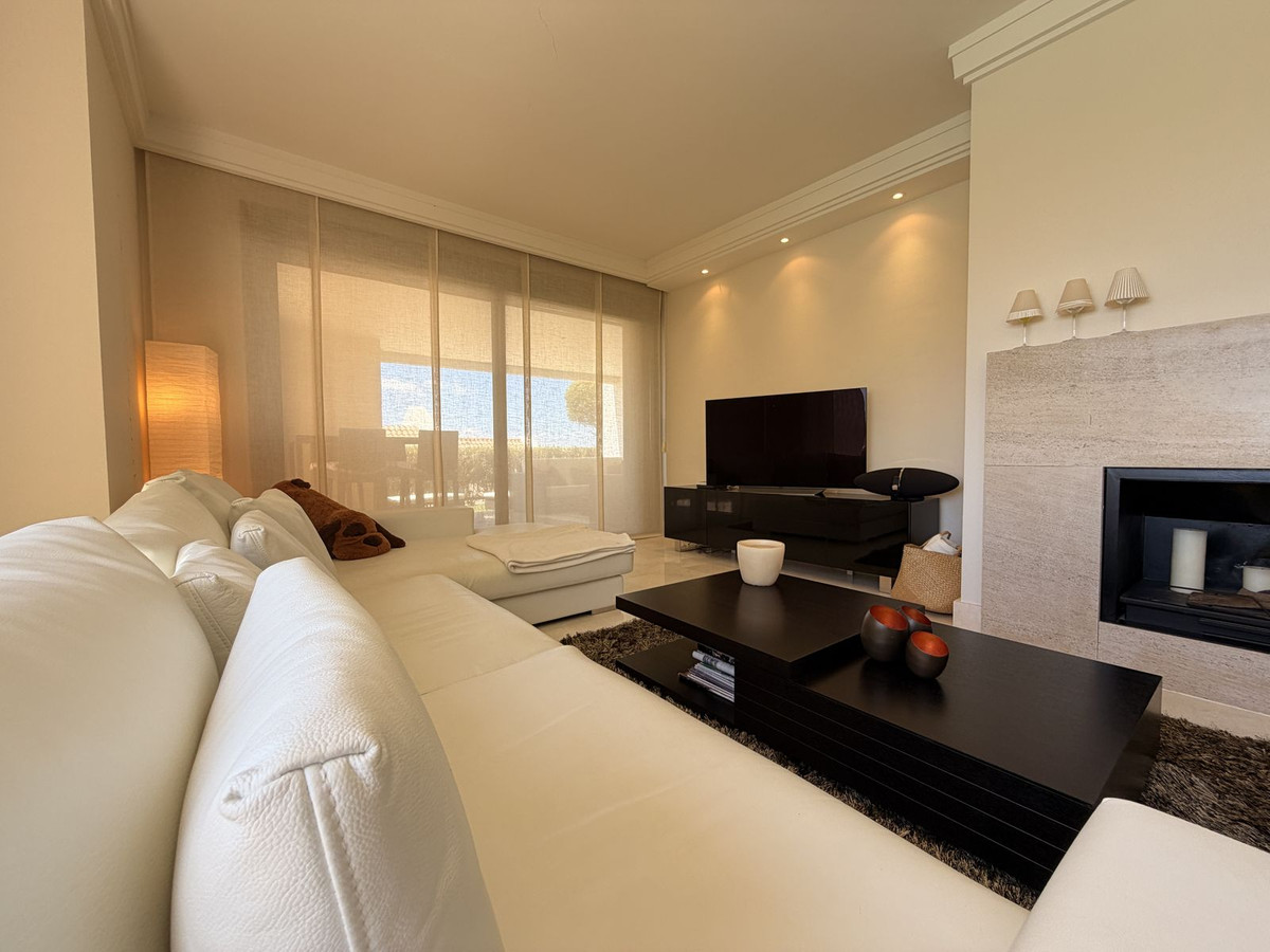 2 Bedroom Apartment in Marbella - Photo 9
