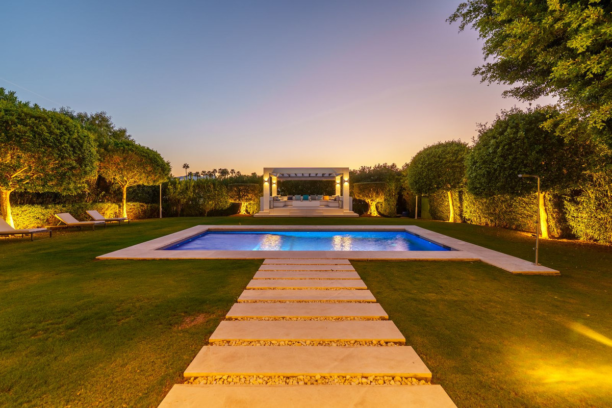 6 Bedroom Villa in Marbella - Photo 39