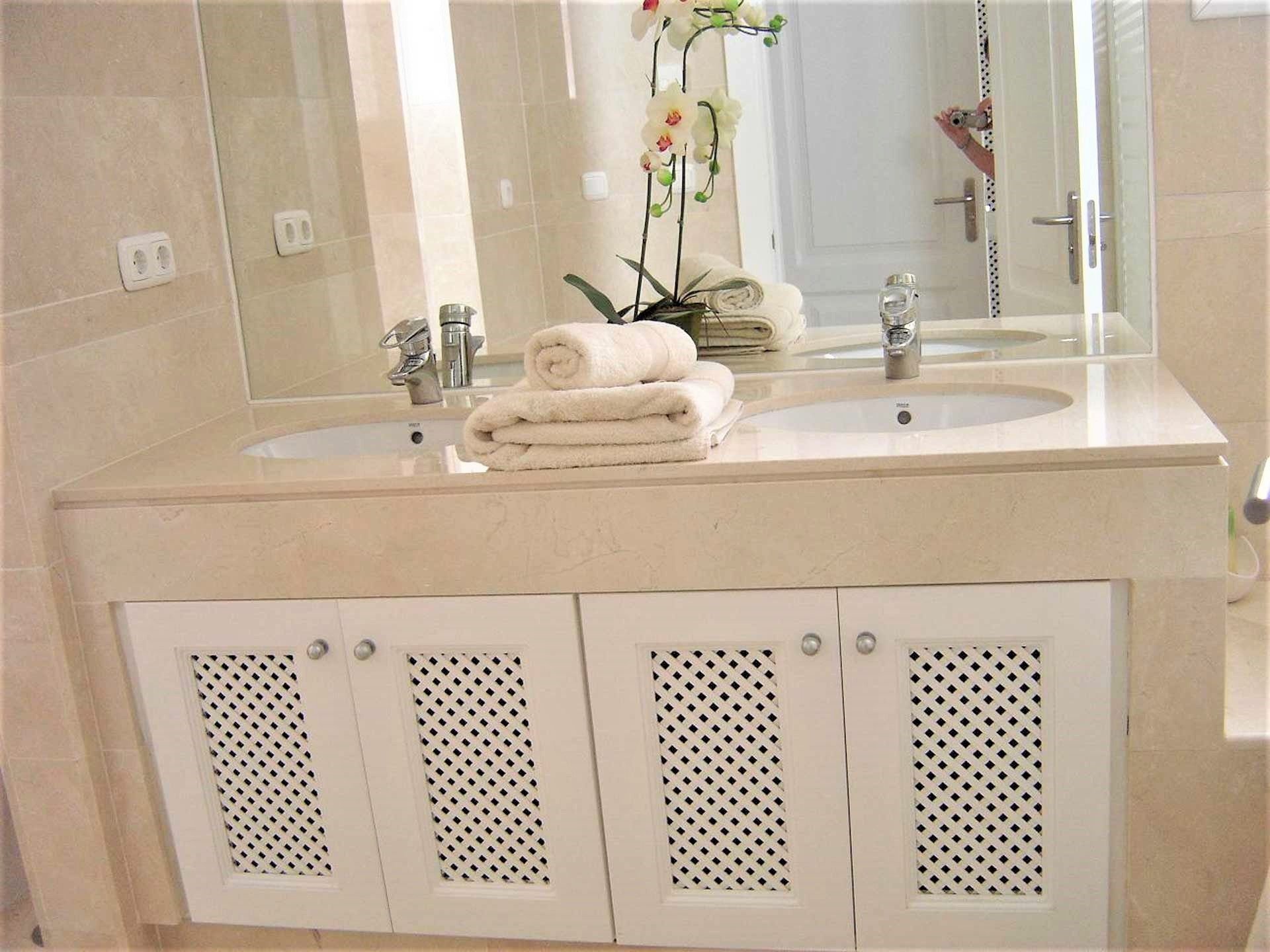 2 Bedroom Apartment in Marbella - Photo 15